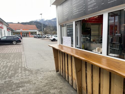 Grillhütte Sonthofen – Imbiss in Sonthofen – leckere Burger, Currywurst, Pommes und Co. bestellen
